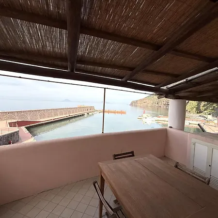 Casa Lemon - On The Scalo Galera Port In